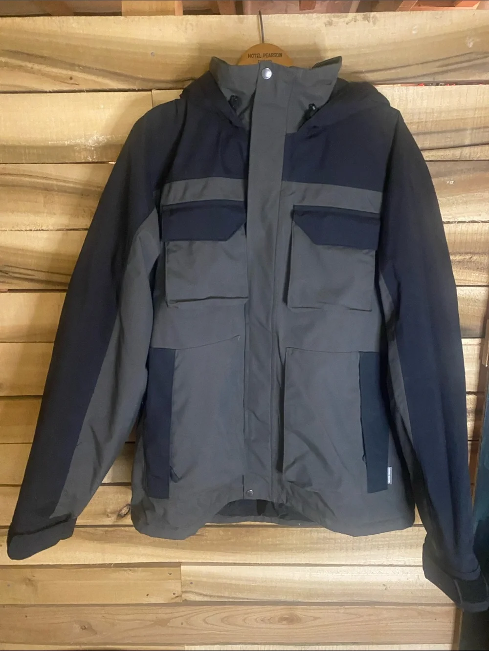 Duluth Trading Whaleback waterproof Men's Two-Tone Gray Black Hooded jacket LT